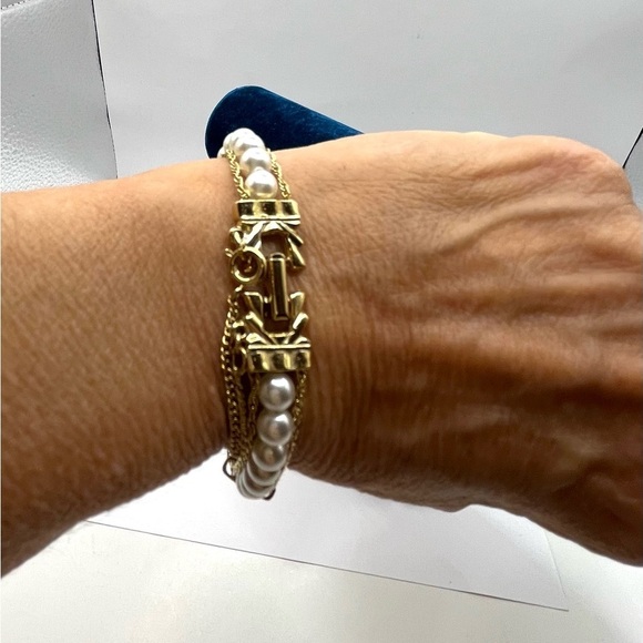 Vintage Bracelet Goldette NY Pearl & Gold Chain Bracelet Gold Tone safety clasp - Picture 9 of 12